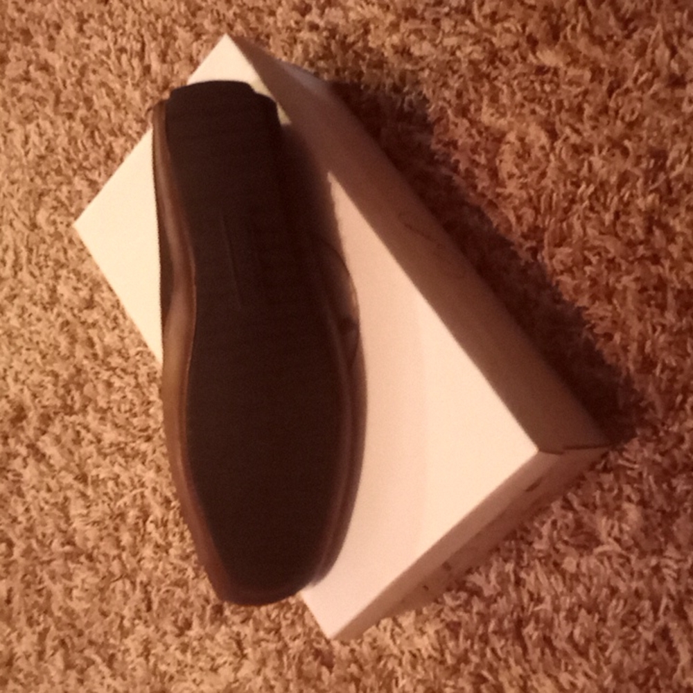 Men Shoes - Picture 2 of 2